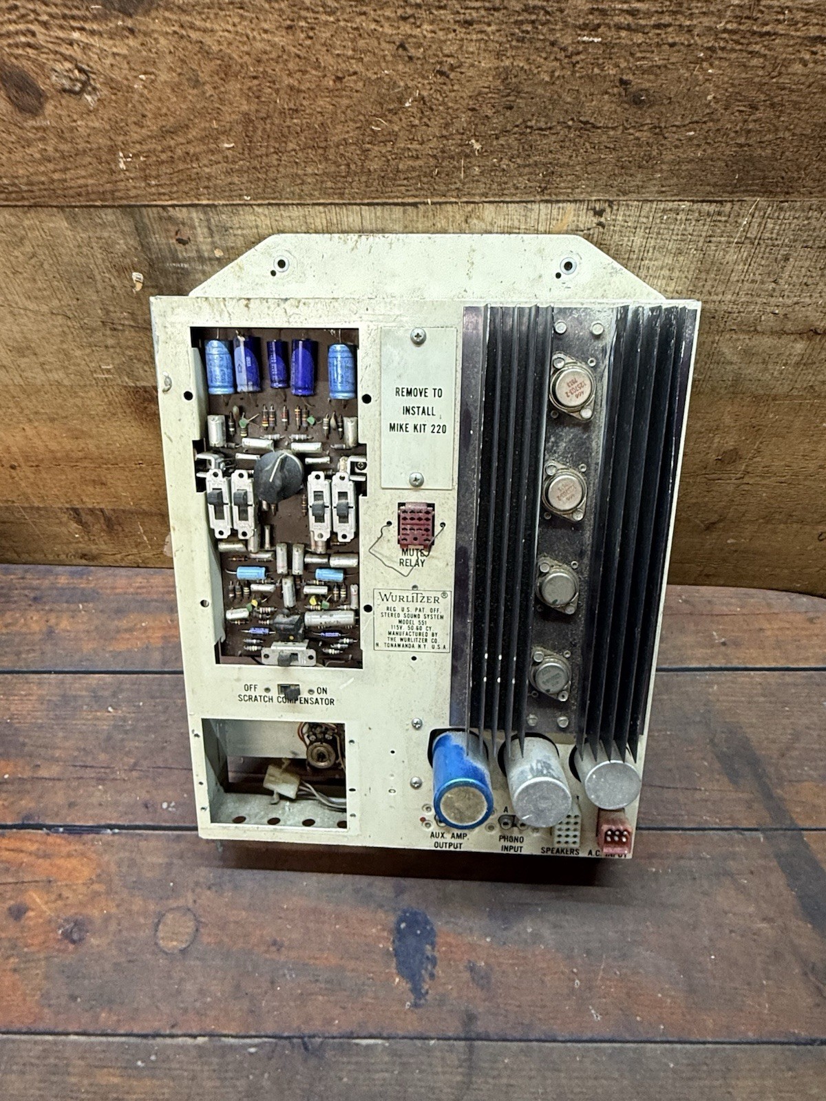 Vintage Wurlitzer 3500 Model 551 Stereo Jukebox Amplifier 115V Untested Incomp