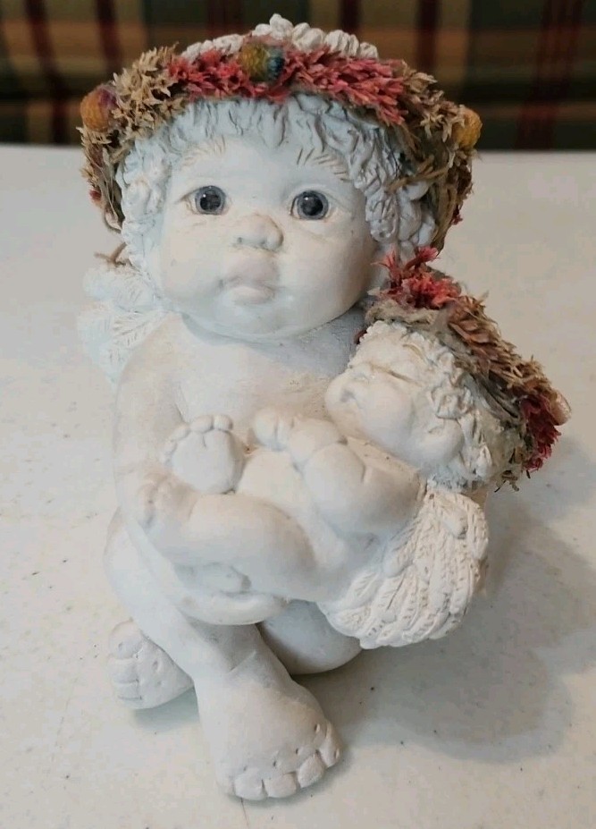 Dreamsicles Hushaby Baby DC303 Figurine Angel Vintage Collectible Signed Cast