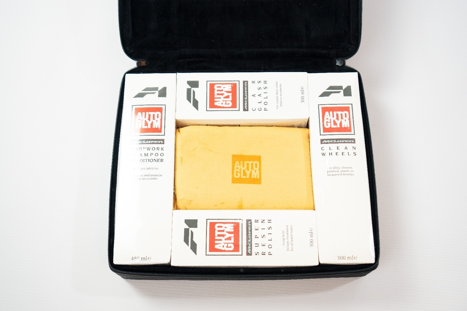 MCLAREN F1 ROADCAR AUTO GLYM LEATHER CARRY CASE -GTR GT LM ROAD CAR V12 SUPERCAR