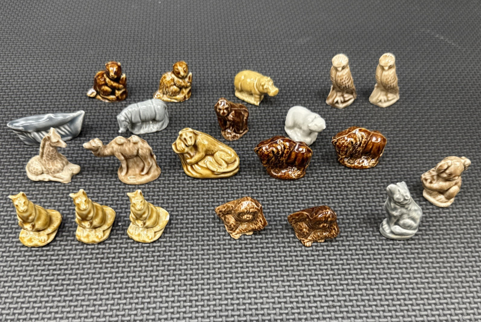 Vintage Wade England Whimsies Lot of 21 Small Animal Figurines Figures (Read)