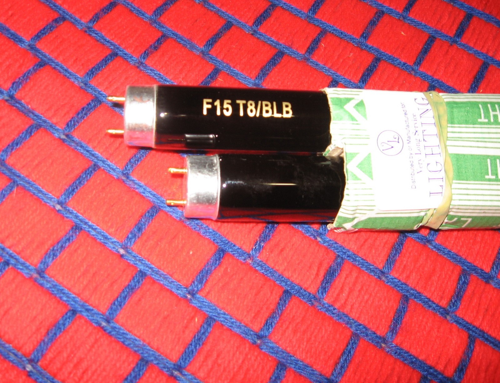 BOX of 6 new F15T8/BLB fluorescent 18