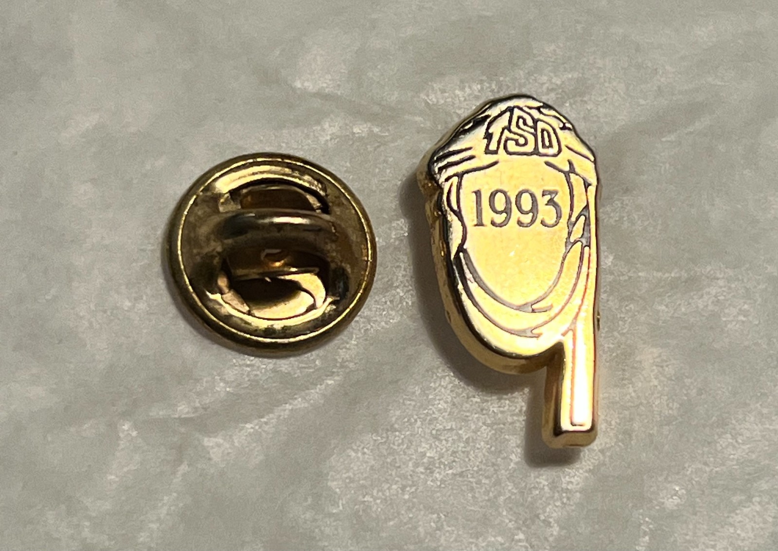 Pin’s RALLYE PARIS-DAKAR 1993 - CHECHECHECHE TIERRY SABINE ORGANIZATION - STARPIN'S