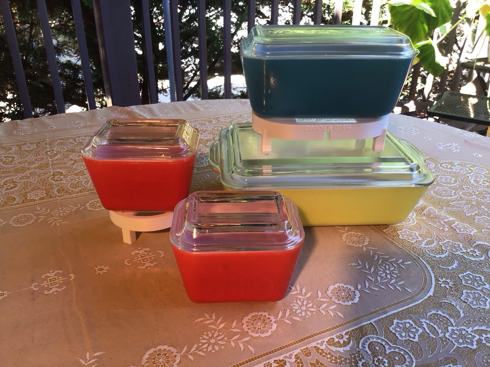 VTG PYREX 1940s Primary Colors Refrigerator Dishes 8pc SET W Lids COMPLETE MINTY