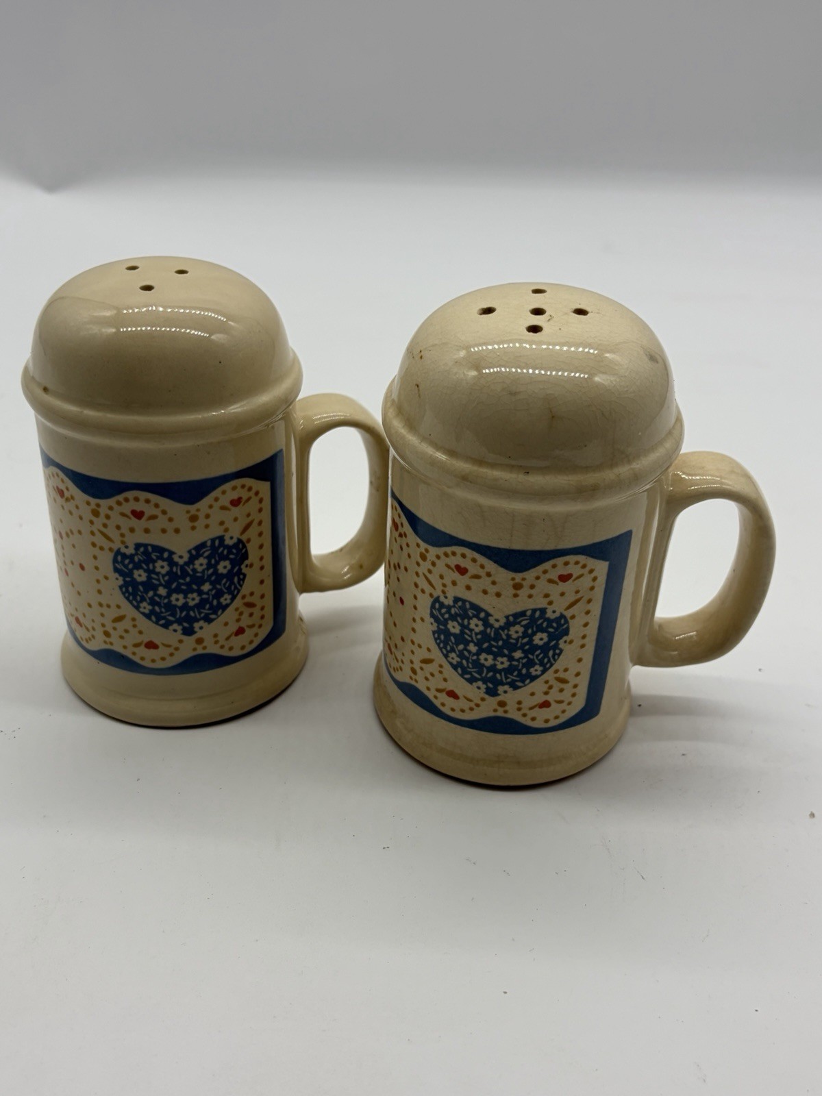 Vintage Country Heart Salt & Pepper Shakers Blue Heart Grannycore Ceramic Set