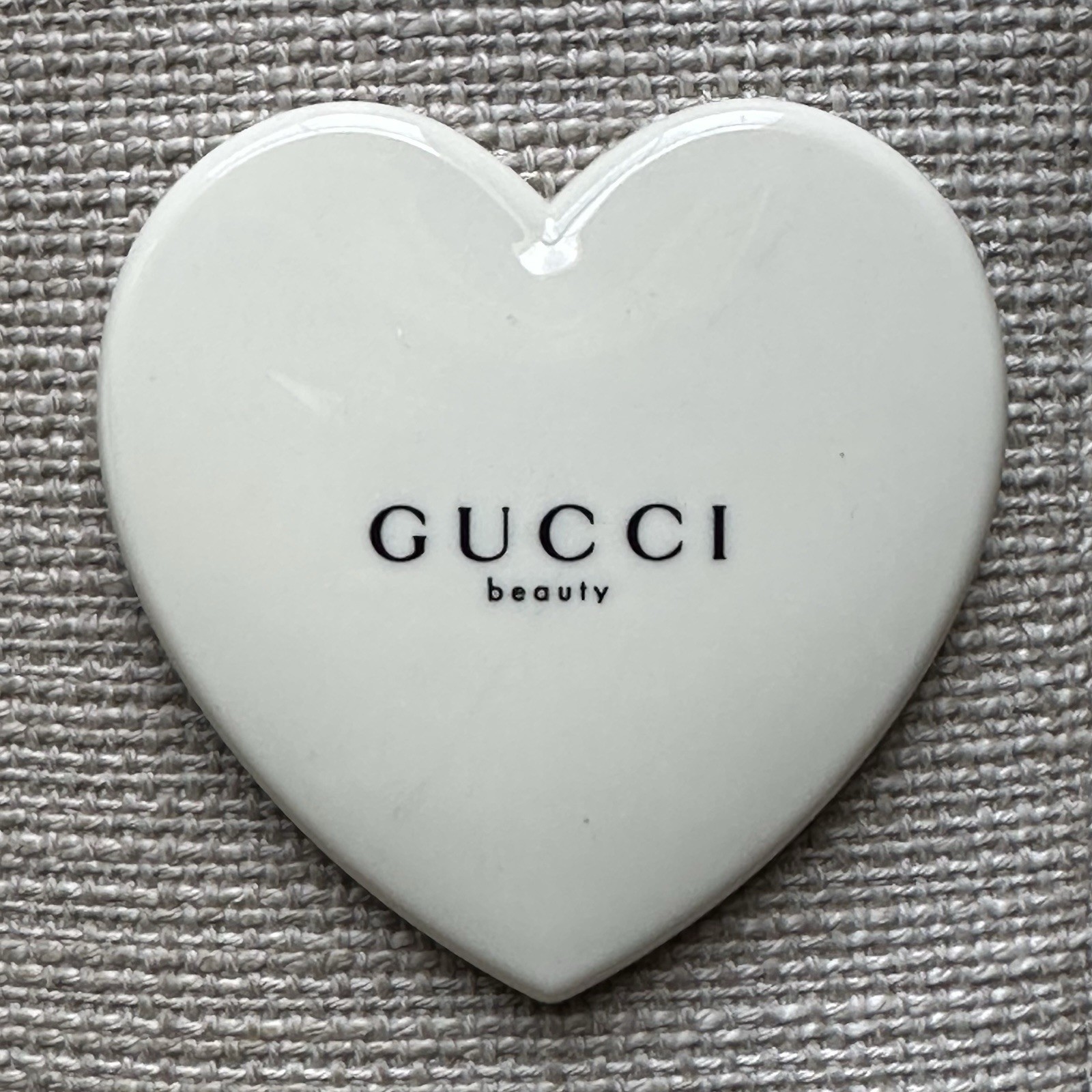 Gucci Beauty Mirror Heart Shaped White Color 3\
