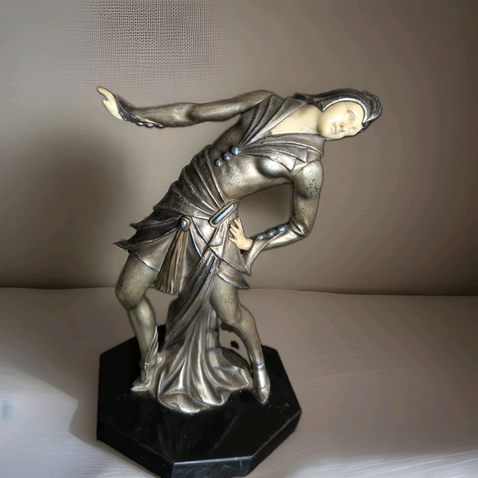 Stunning Art Deco German 10