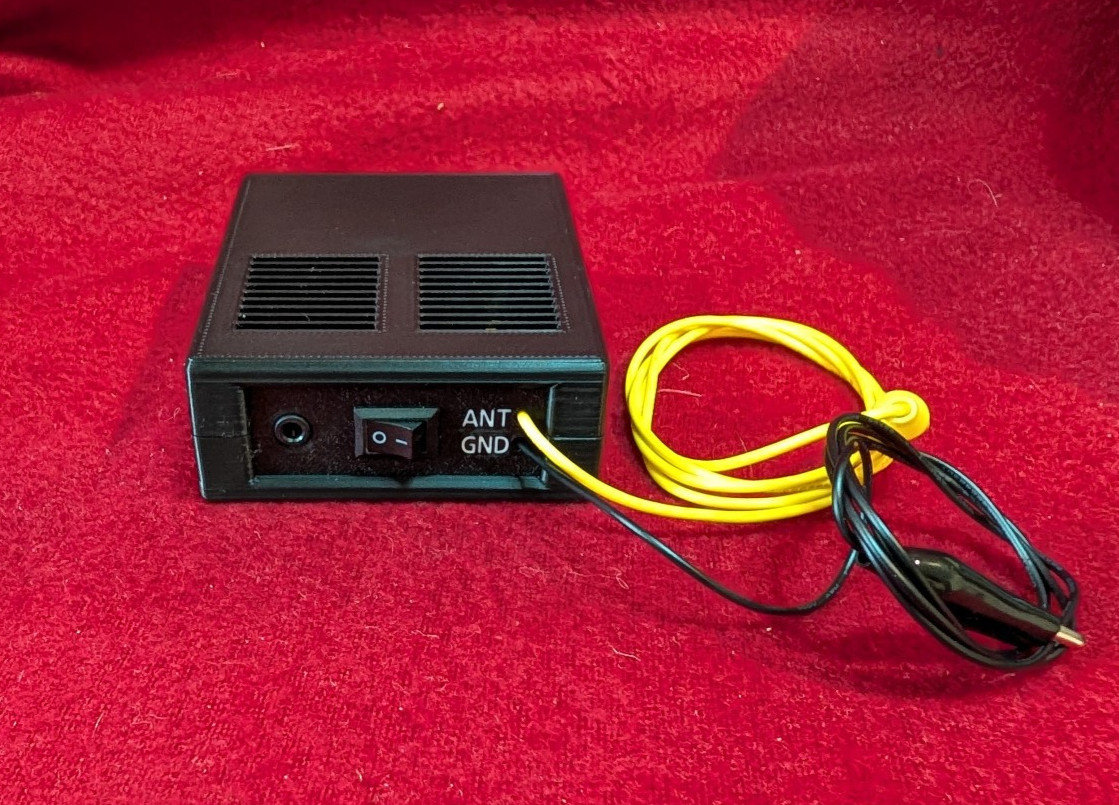 AM Transmitter Stream to Vintage Tube  Radio via bluetooth MP3 or other source