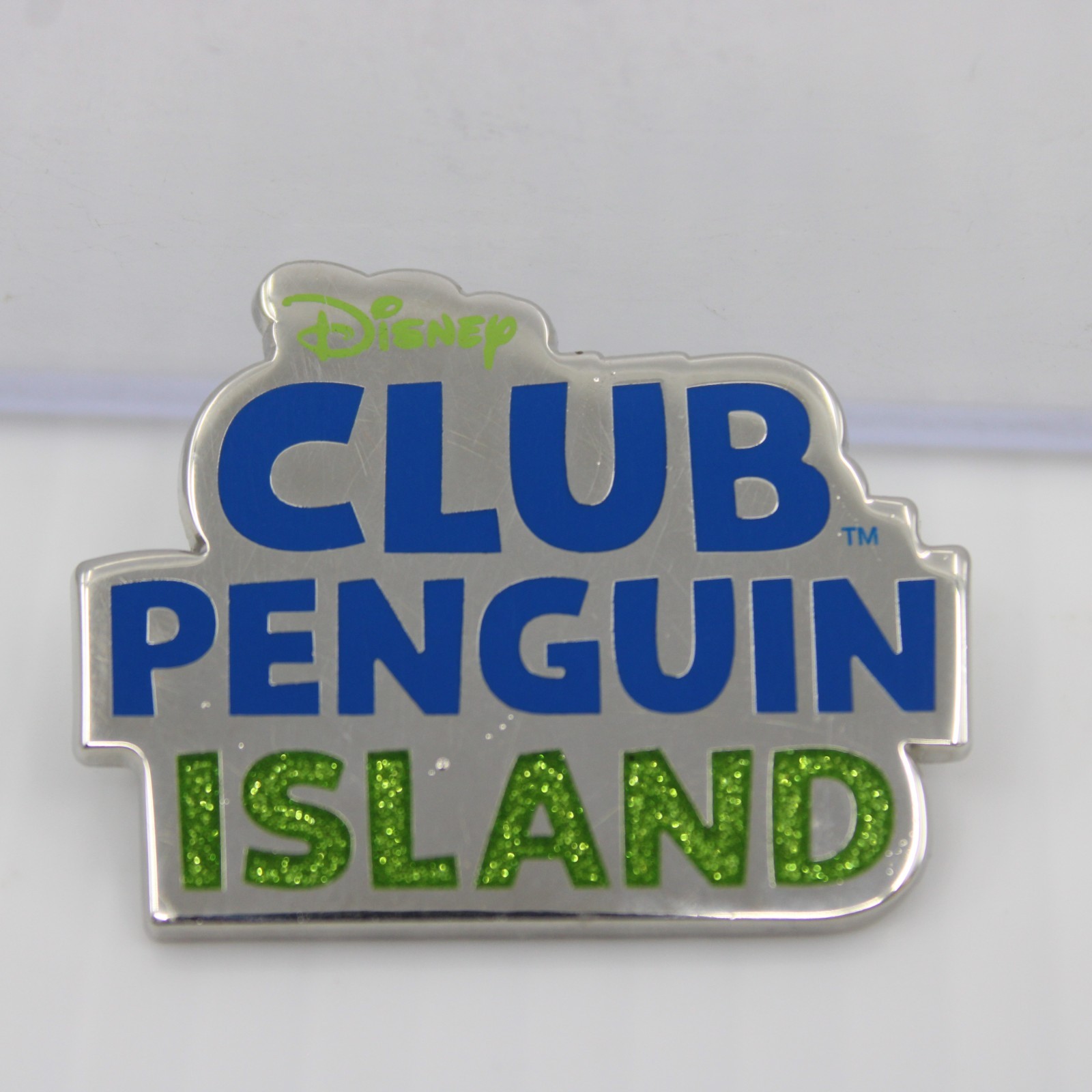 C5 Disney Pin Club Penguin Island Launch Logo Staff Employee Exclusive