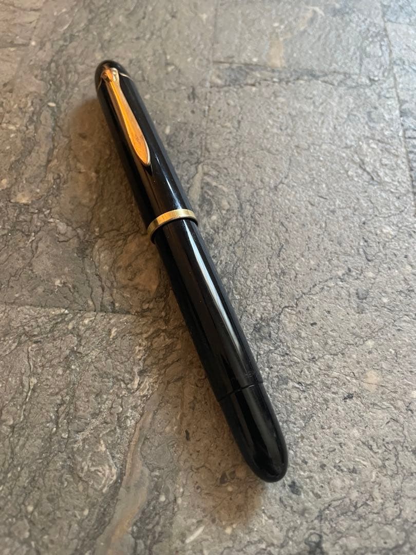 Excellent Pelikan #140 Black Stripe 14K Gold F Fountain Pen Vintage