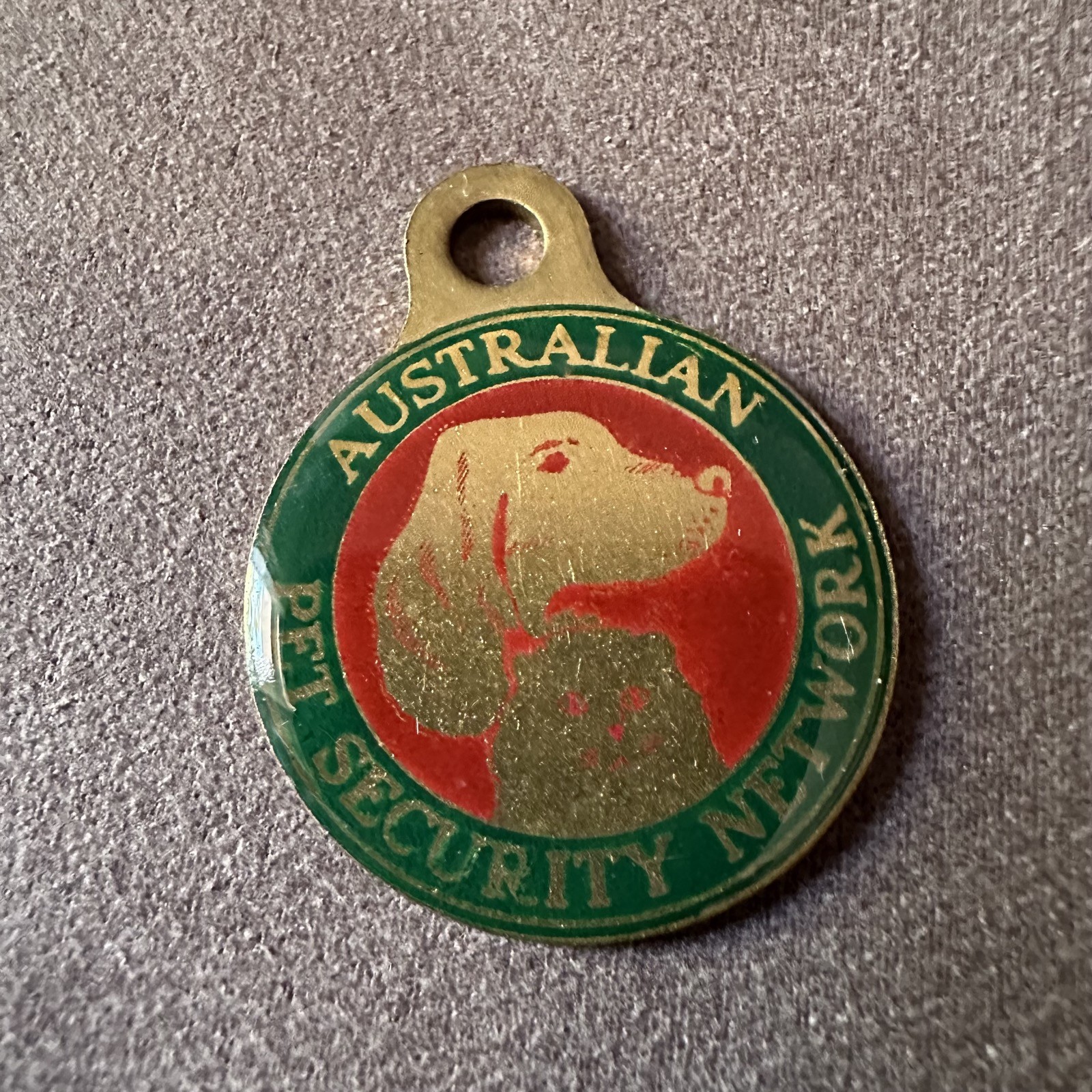 VINTAGE AUSTRALIAN PET SECURITY NETWORK MEMBER ENAMEL BADGE MEDAL MEDALLION 
