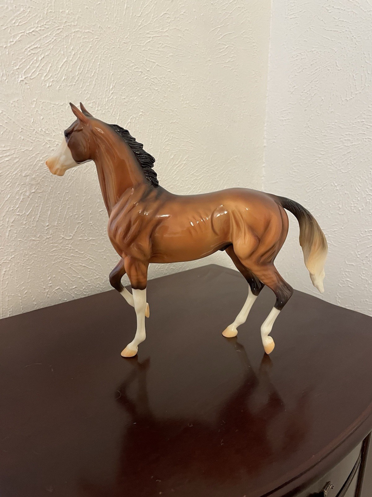 “Goin’ For Gold” Breyer #701104 Glossy Lonesome Glory Model (1000 made) SR READ