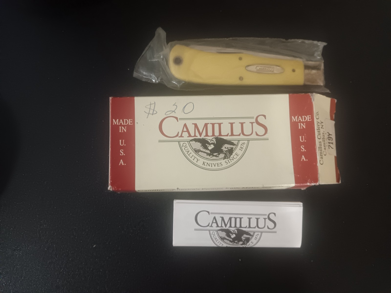 VINTAGE Camillus 719Y Yello-Jaket Jumbo Trapper - NEW IN BOX NIB - NY USA