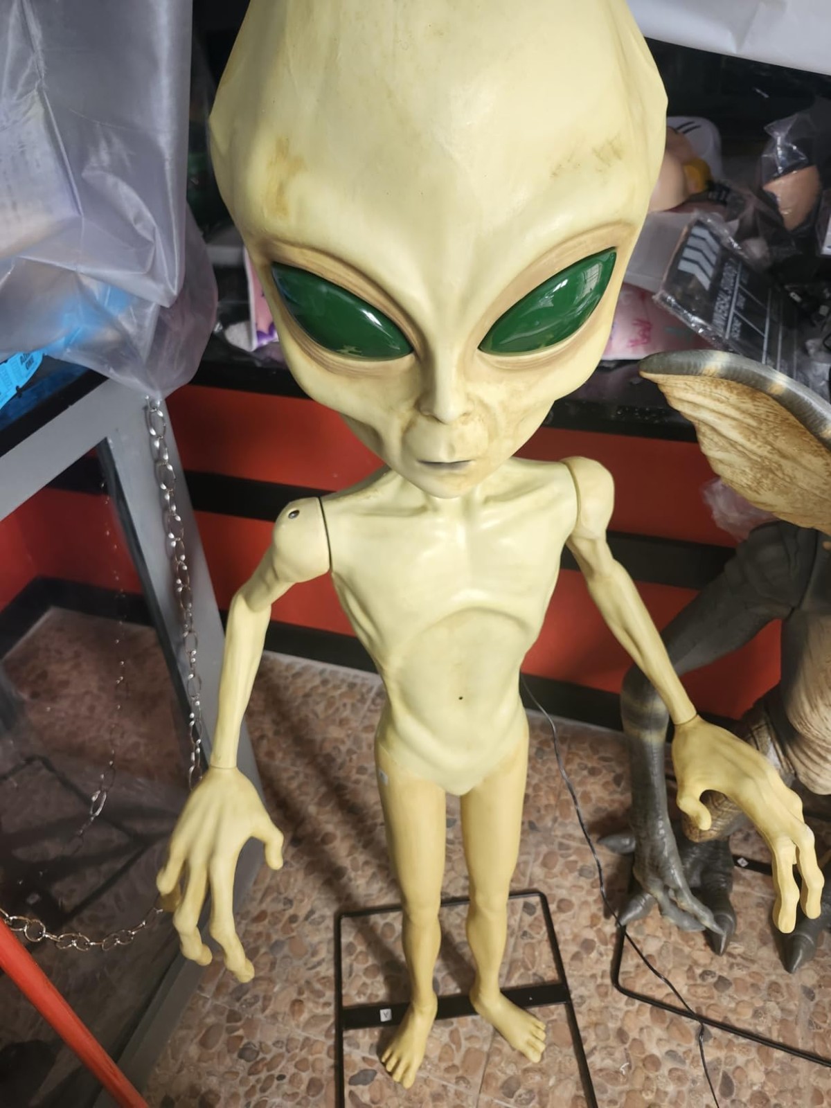 4.5FT Alien Halloween Animatronic Decor Area 51 Extraterrestrial Haunted Prop