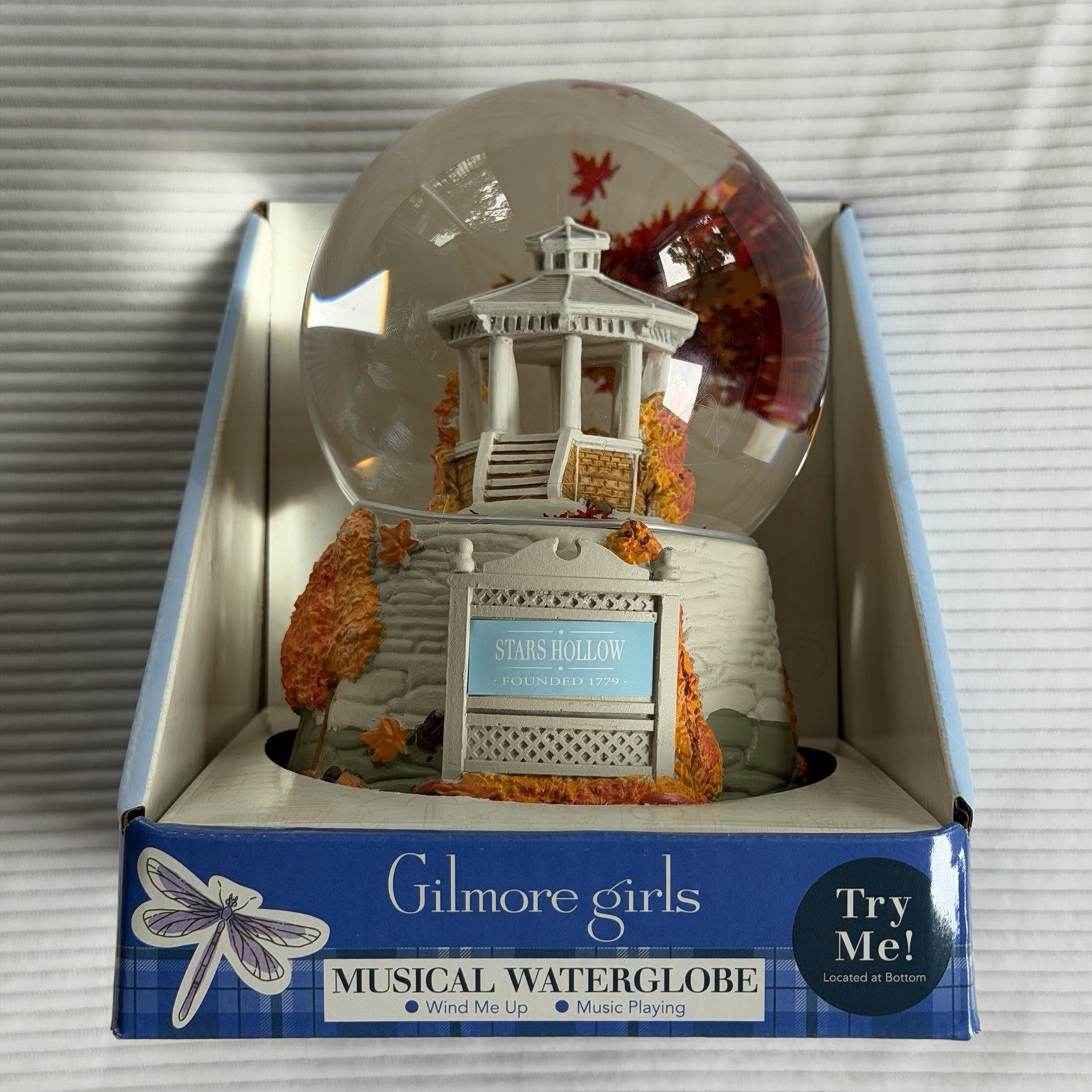 Gilmore Girls Snowglobe Stars Hollow Autumn Festival Fall Gazebo Water Globe