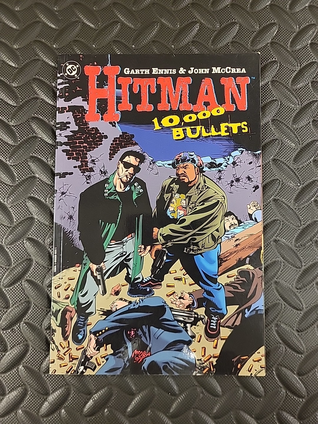 Hitman 10000 bullets DC Comics Garth Ennis John McCrea 1998 First Printing.