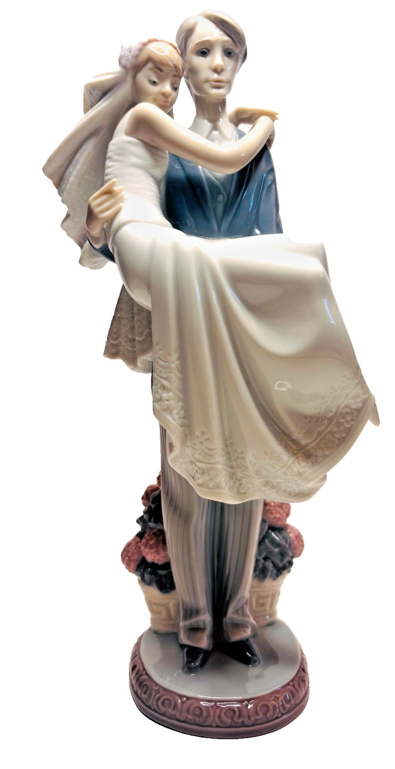 Retired Lladro 5282 Over The Threshold Bride Groom Wedding Porcelain Figurine