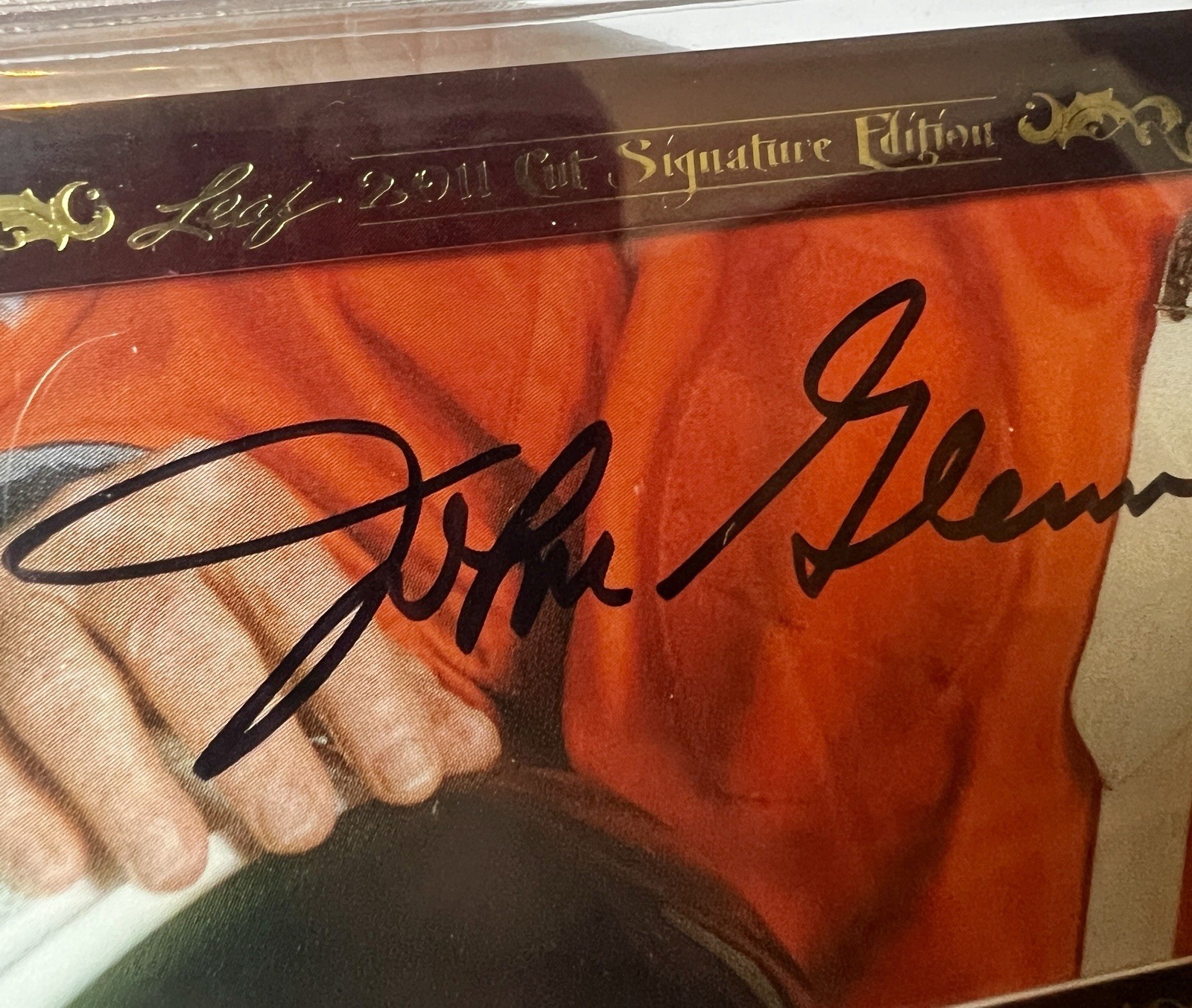 2011 Leaf Cut Signature Of John Glenn Beckett Graded Encapsulated 5 Of 9
