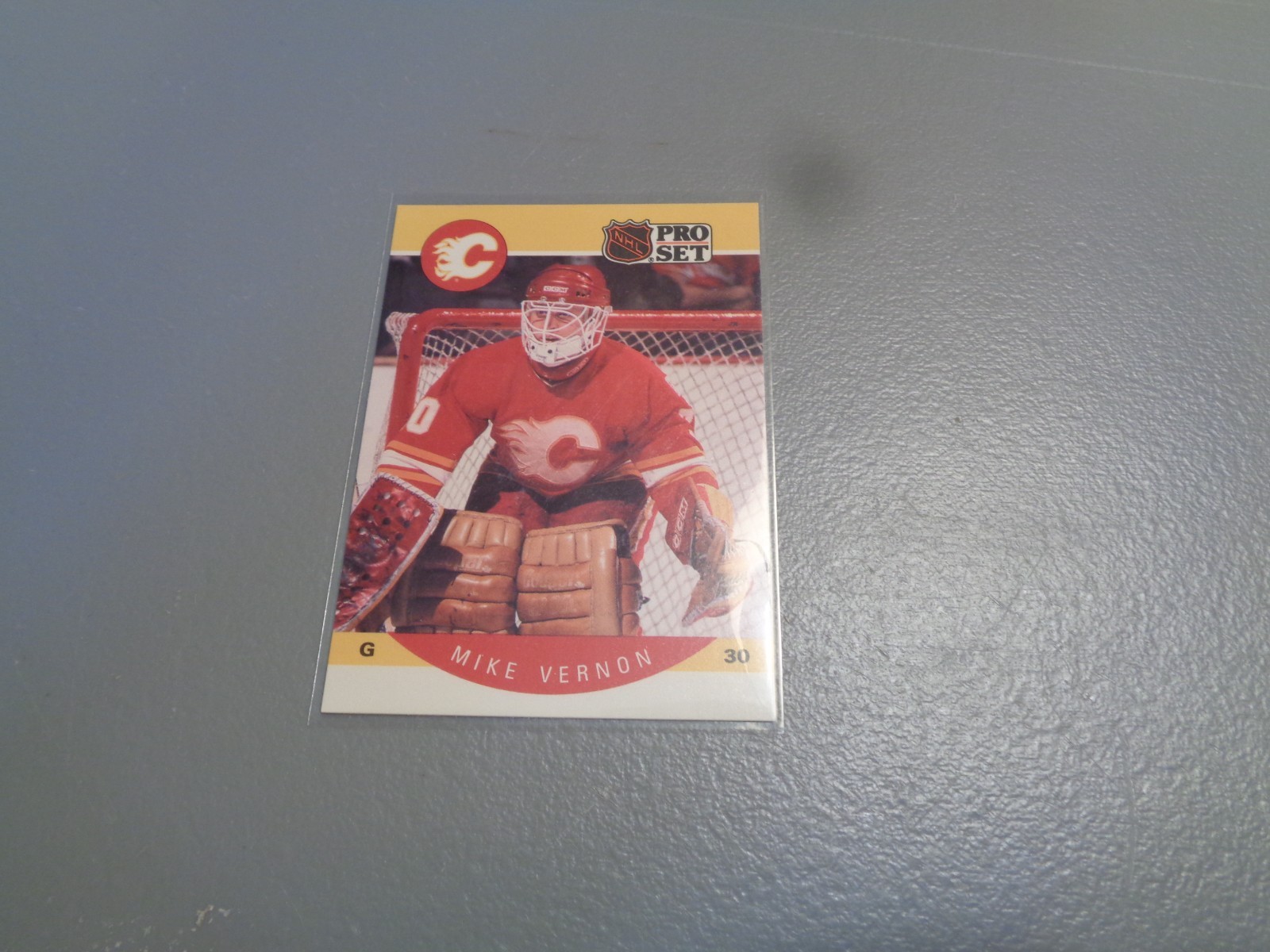 1990-91 Pro Set Hockey Mike Vernon #47 Flames