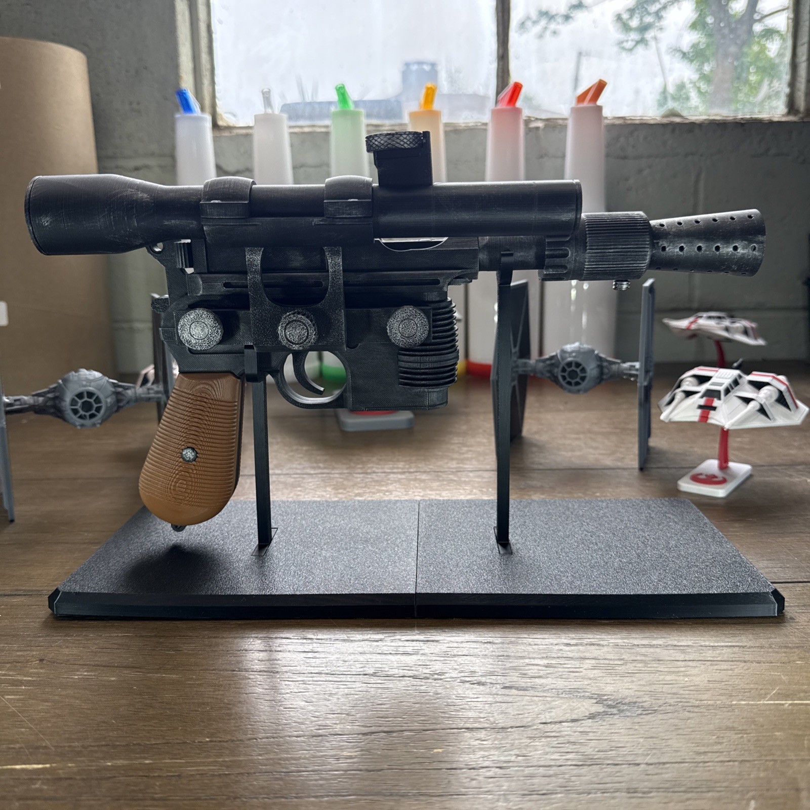 Han Solo Blaster DL-44 Inspired Replica, Star Wars , Full Size Cosplay W/Stand