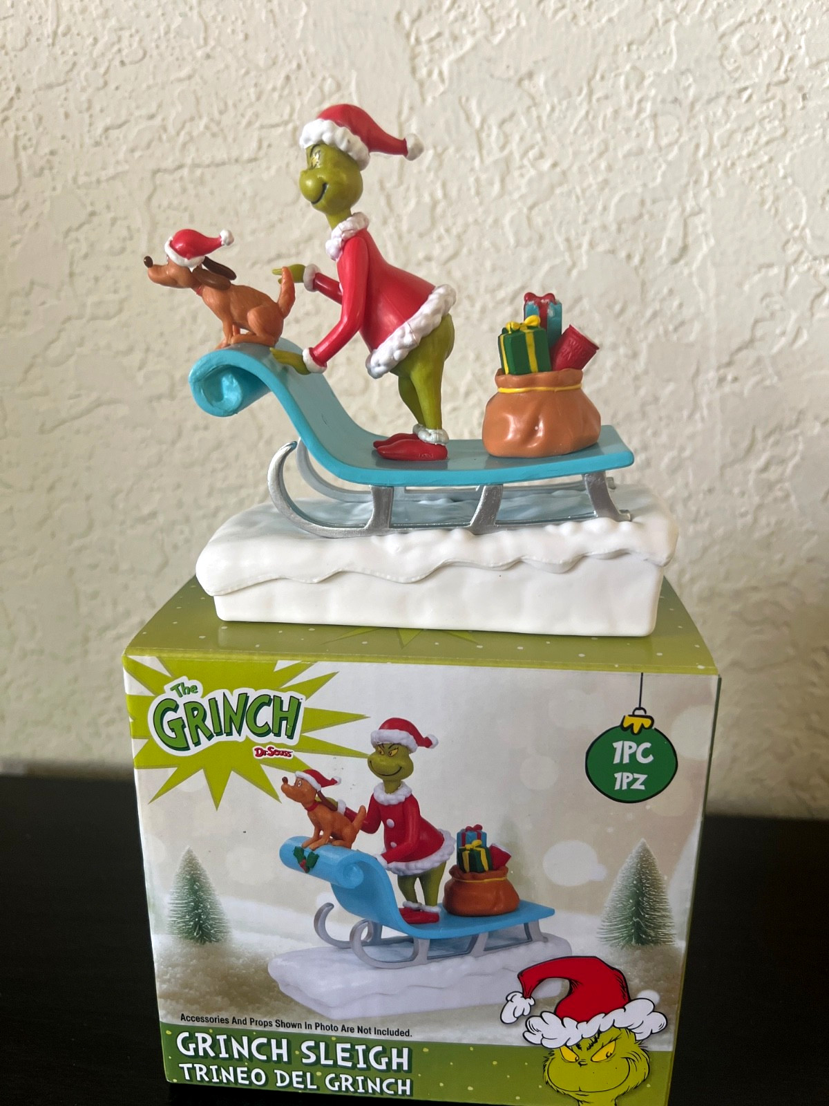 2026 Dr. Seuss GRINCH Santa Sleigh Tabletop Village Christmas Figurine w/Max NEW