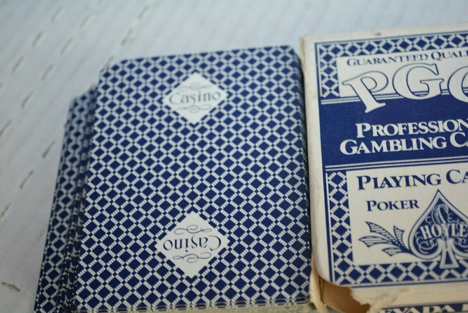 LAS VEGAS HOTEL CASINO PLAYING CARDS BLUE in BLUE box PGC HOYLE PROFESIONALPOKER