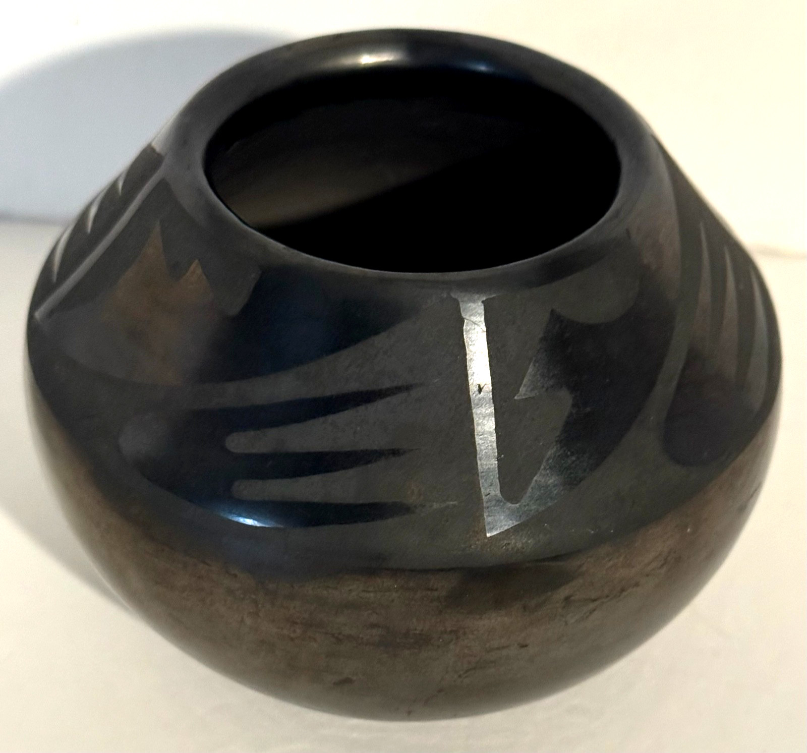 MARIA MARTINEZ (SAN ILDEFONSO,1887-1980), BLACK ON BLACK POTTERY BOWL, EXCELLENT