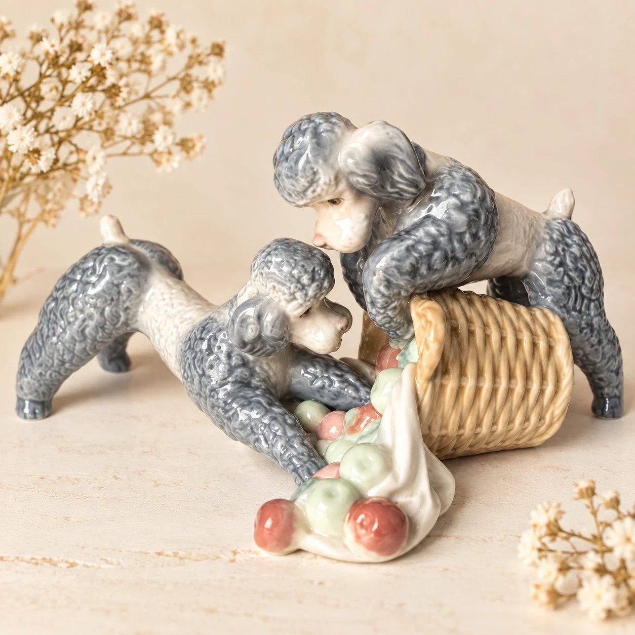 LLADRO **VERY RARE** POODLES WITH APPLEBASKET*** 1978-1982