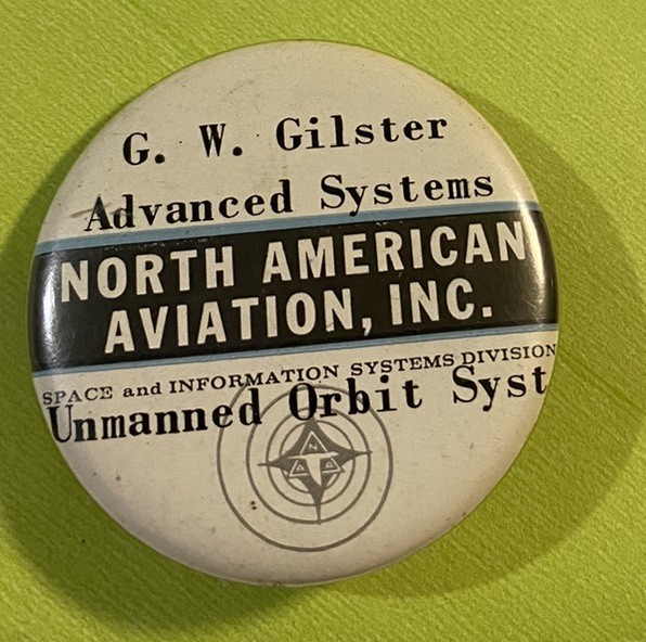 Vintage/Original North American Aviation S&ID Apollo Project Employee Pin Badge
