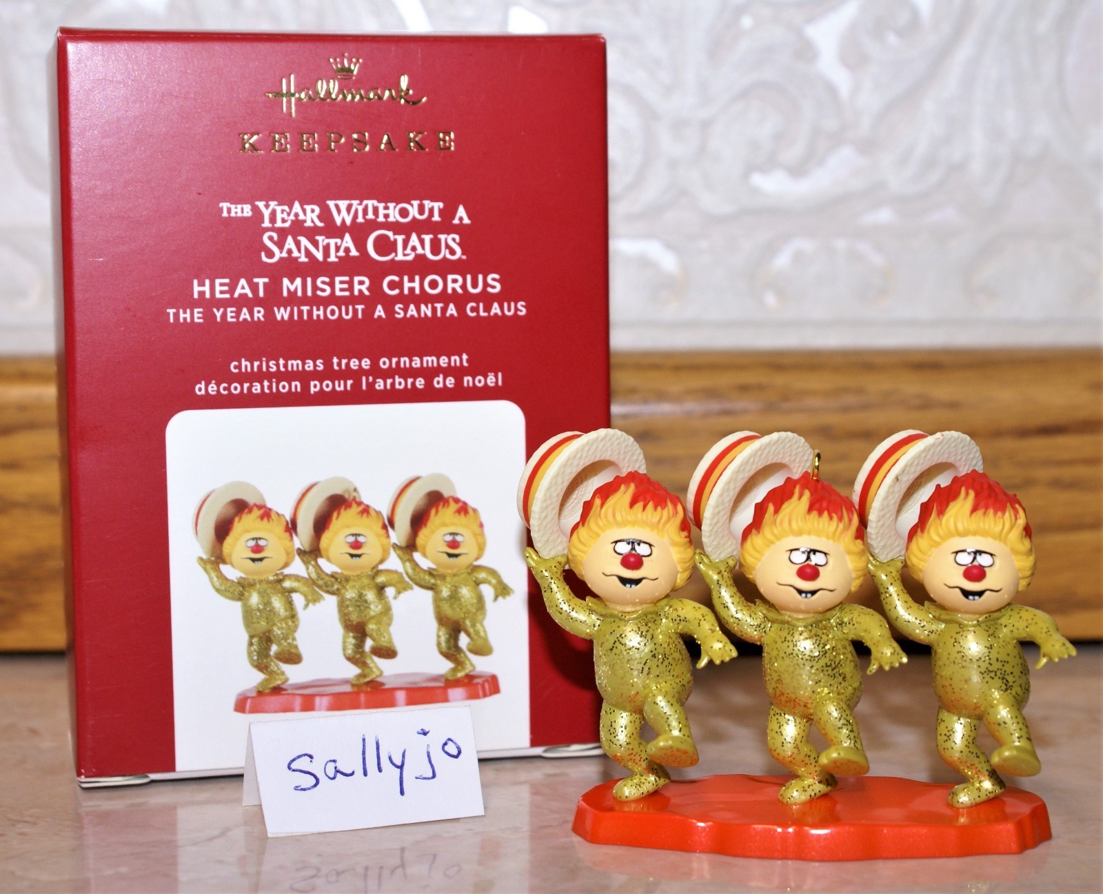 2020 HALLMARK HEAT MISER CHORUS THE YEAR WITHOUT A SANTA CLAUS ORNAMENT, New
