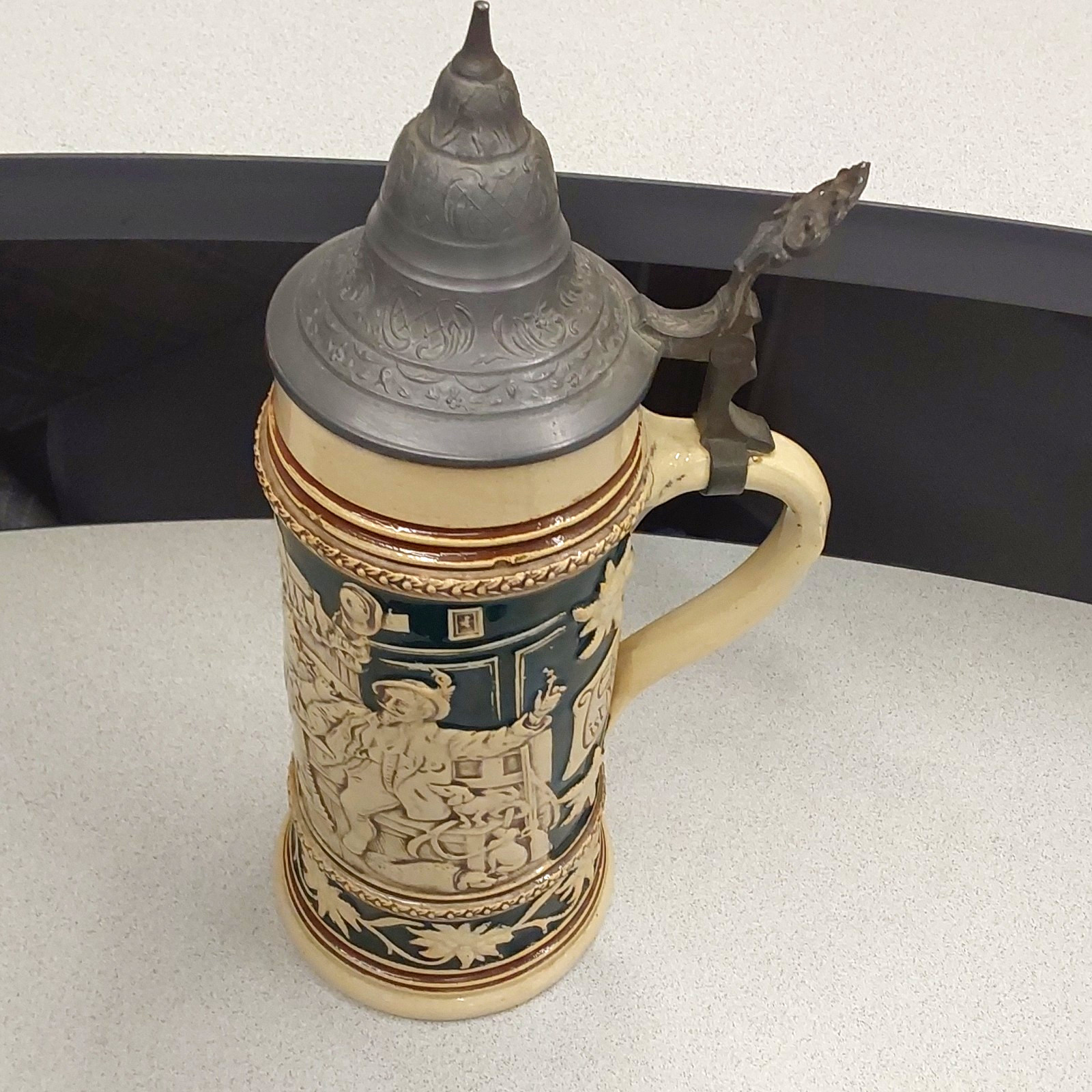 German Lidded Beer Stein Pewter-Style Hinged Lid Relief Blue/Cream \
