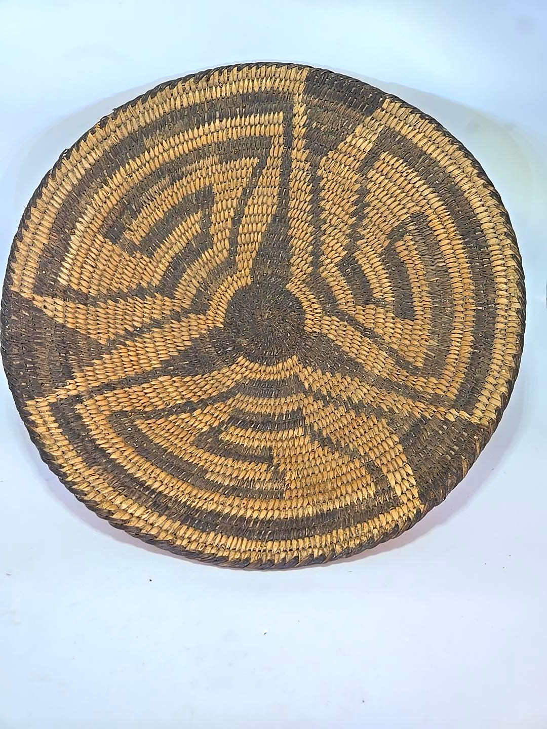 Antique Native American Yavapai Western Apache Style Coiled Basket Tray 10