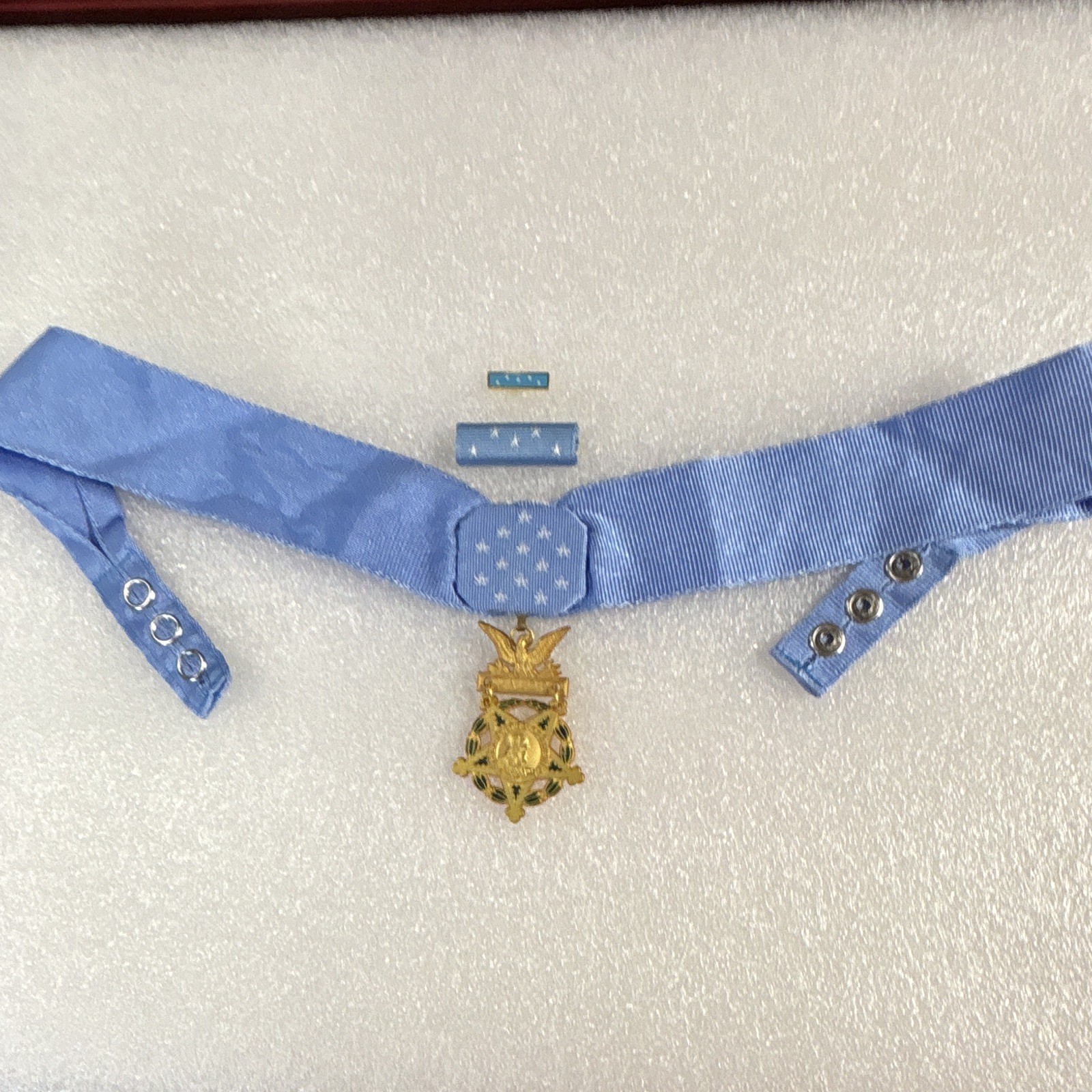 Metal of Honor Grouping of Items