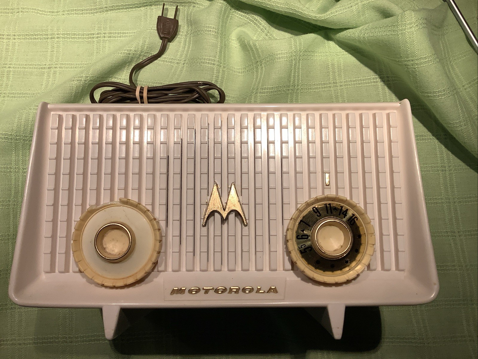 Motorola Vintage Tube 1950\'s Radio Rare Model 56R MCM White Works As-Is