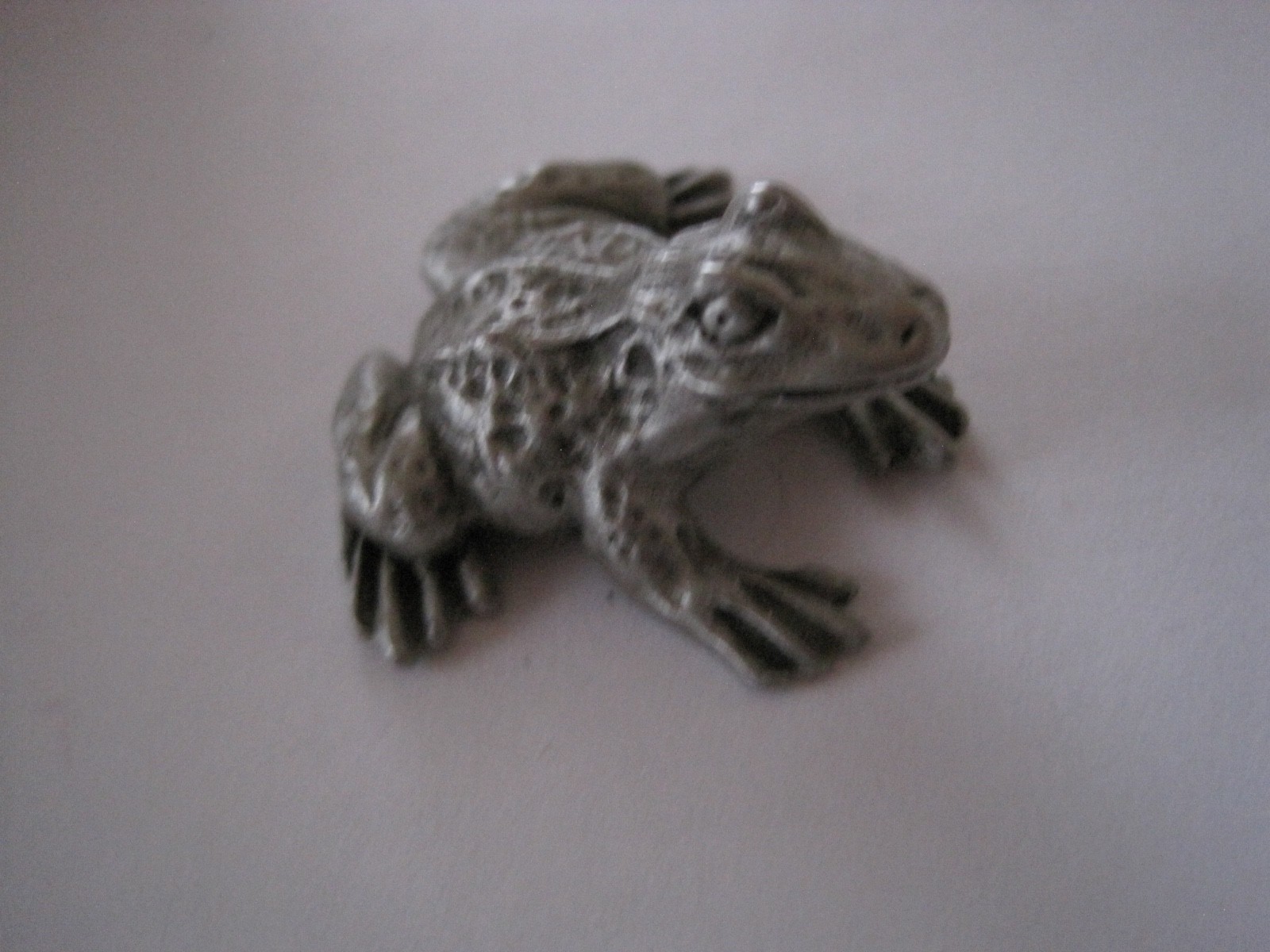 1984 Hudson Pewter Frog #3163 1 1/4\