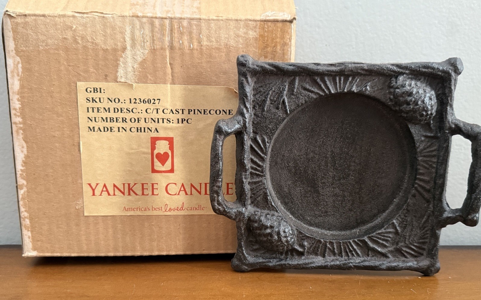 NIB Vintage Cast Iron Tray w/ Handles Yankee Candle Holder Design 6\