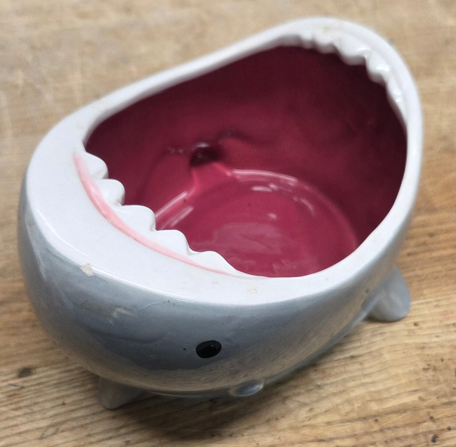 SHARK ATTACK Bowl 2014 Ceramic Dish, Snacks, Jaws ThinkGeek