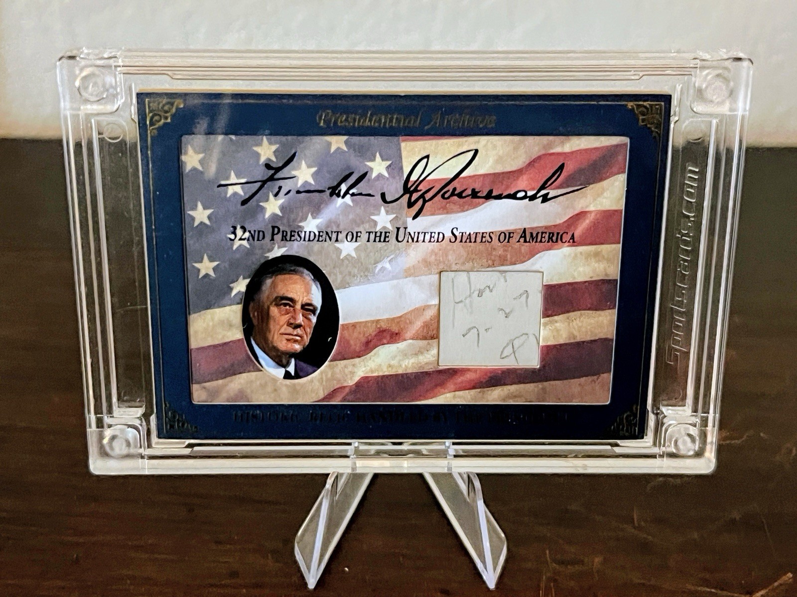 A Word From POTUS Franklin D. Roosevelt Cut Piece #37/49 Beckett Authenticated
