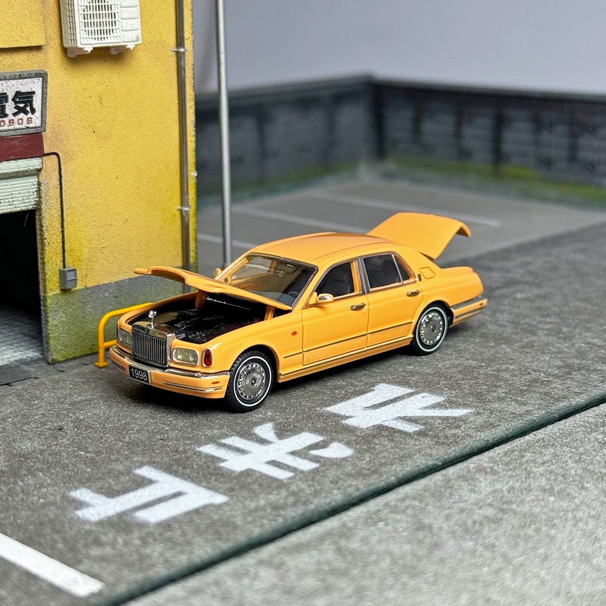 1998 Silver Seraph 1:64 - Limited Edition Diecast Model, Alloy Car