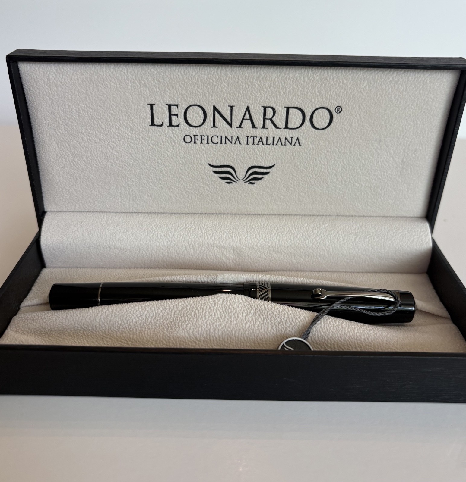 Leonardo Momento Magico fountain pen, Glossy Black, Medium nib