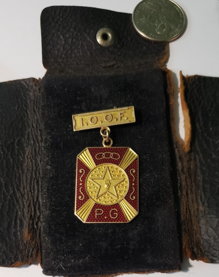 Antique 1948-49 I.O.O.F. PG (Marked 10k Gold) Medal Bay Path Lodge #234 Pin