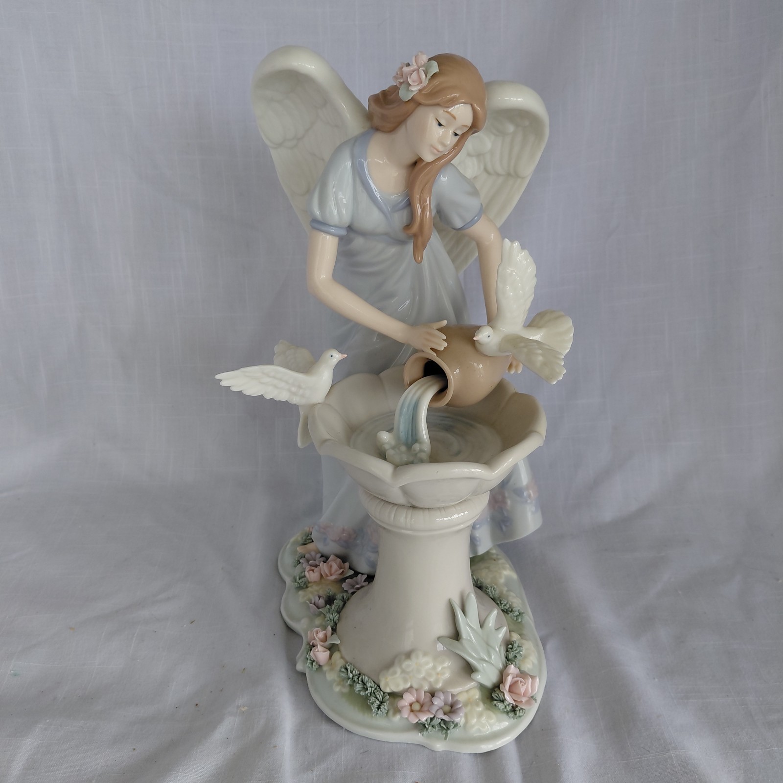 Vintage O\'WELL GRANDEUR COLLECTION  Porcelain ANGEL with Doves PEDISTAL Birdbath