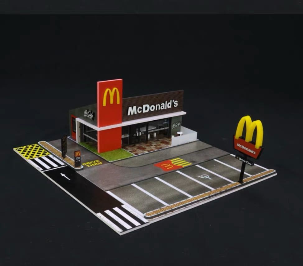 McDonald\'s 1/64 Miniature Garage Display LED Lighting Rare 14Y+ JAPAN
