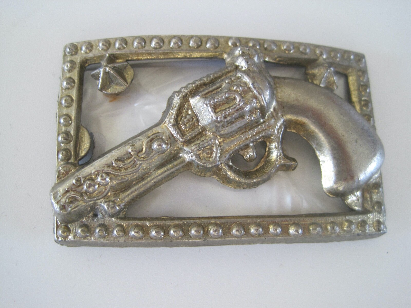 Mother Of Pearl Small Gun Small Buckle Approx. 1