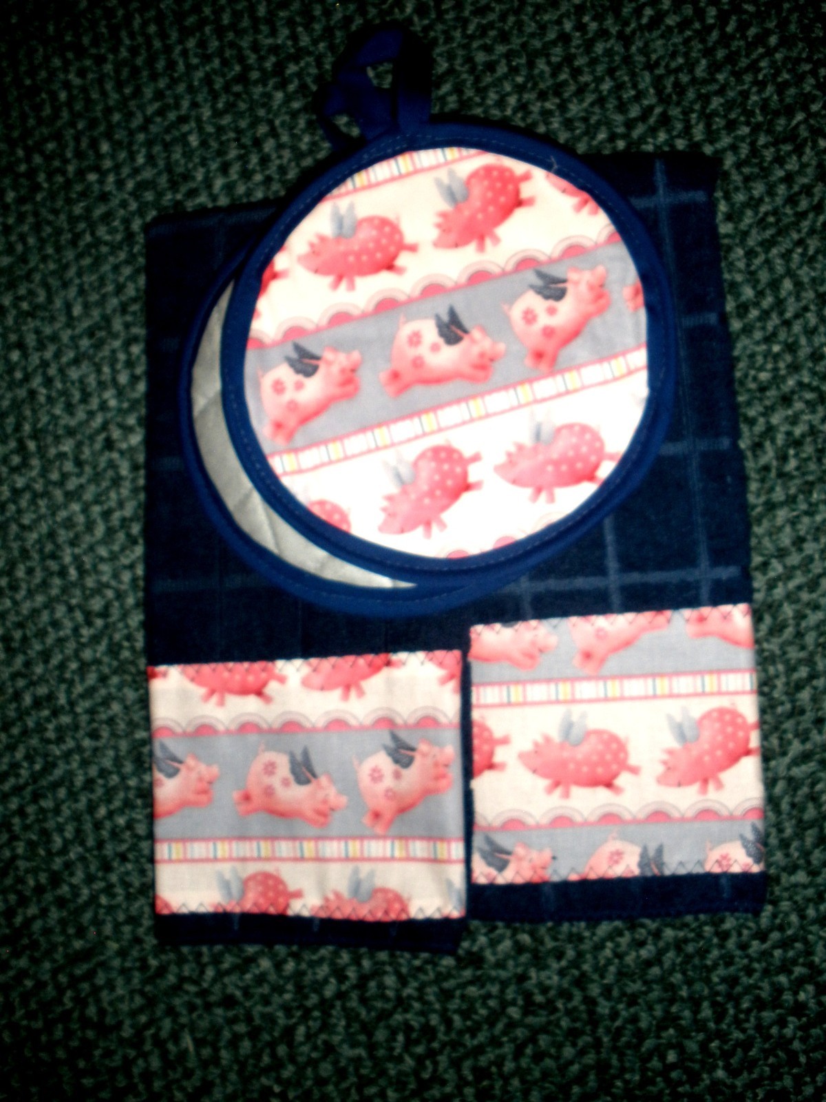 Pigs might fly kitchen towels and potholders