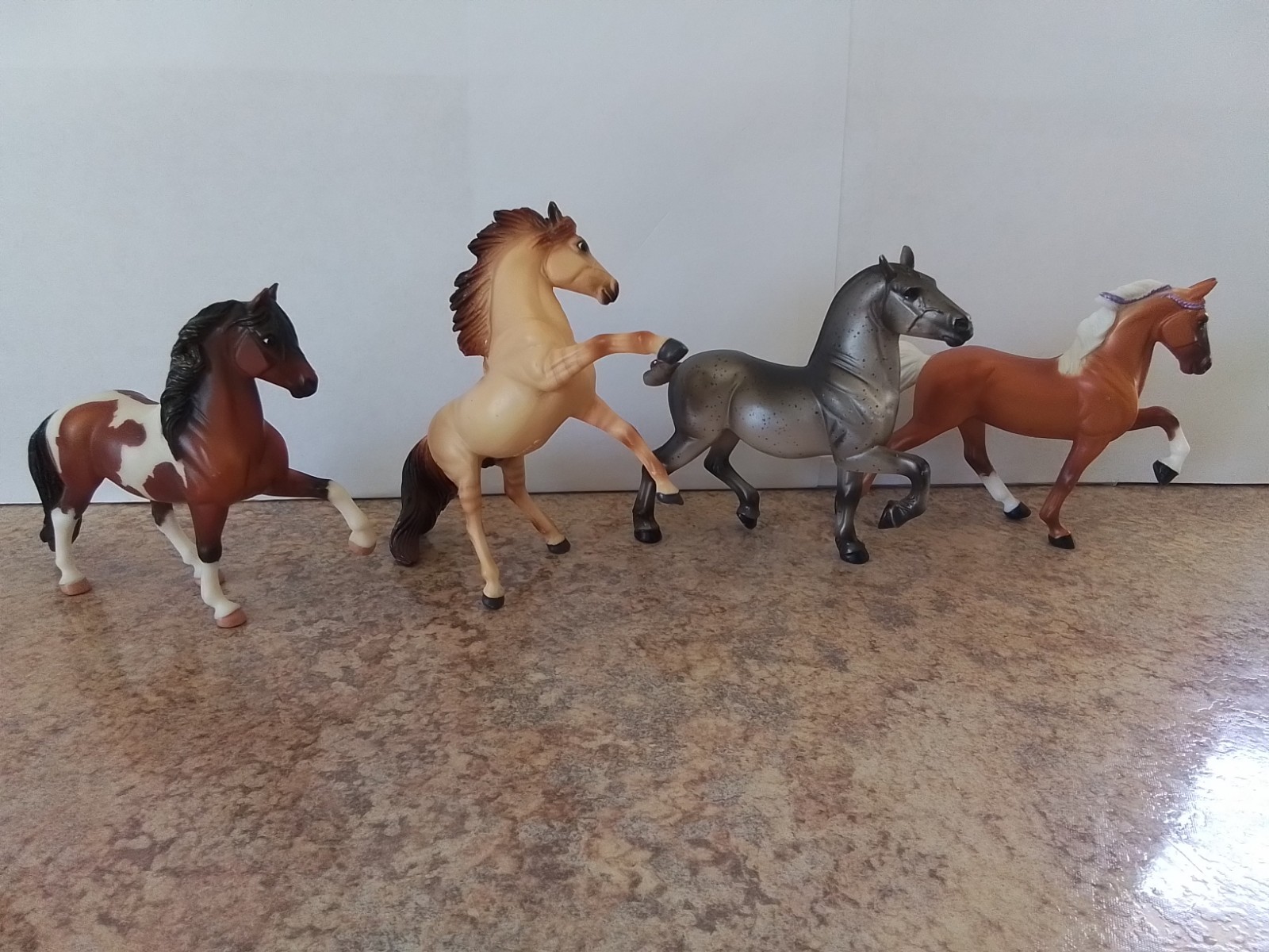 Breyer Stablemates 4 Pc Gift Collection (2007-2008) Complete Set - No Box - Nice