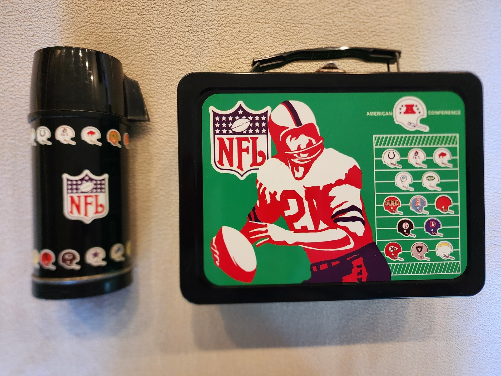 Hard to Find Vintage 1962 NFL Lunchbox & Thermos with AFC & NFC by Universal