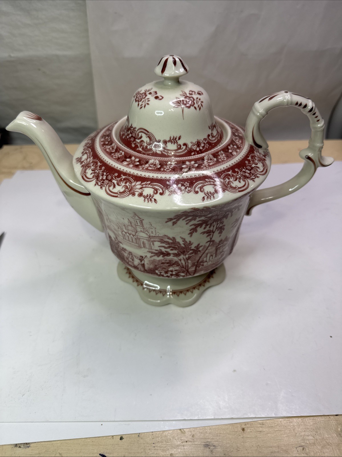 Burton & Burton “Red Toile” Decorative Porcelain Pedestal Teapot 9” Tall 10” Lon