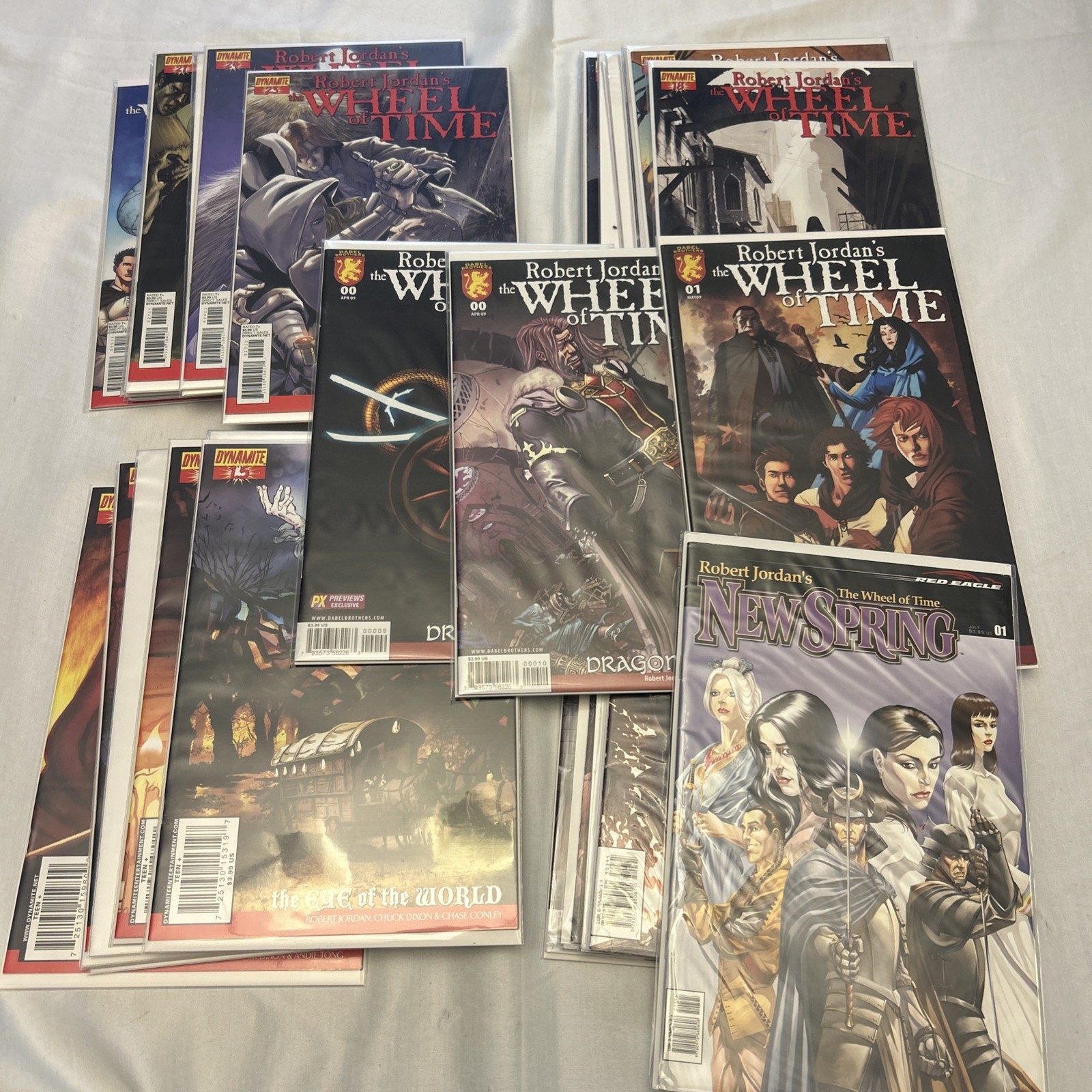 Robert Jordan Wheel of Time 40 comic lot, graded  8-9+ Very Nice Mint