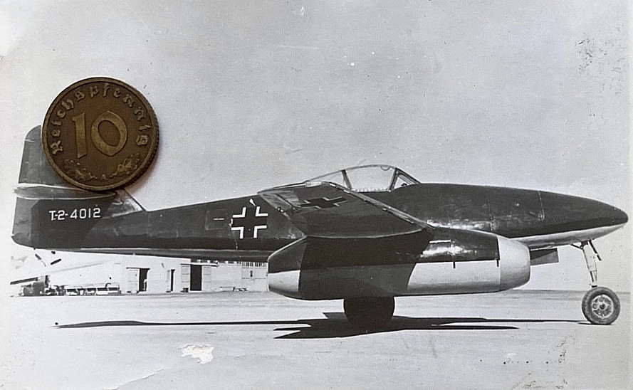 WW2 GERMAN LUFTWAFFE MESSERSCHMITT ME 262 A-1a 1ST OPERATIONAL JET FIGHTER PHOTO