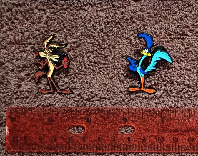 LOONEY TUNES PIN SET enamel pins lot wile e coyote e. the road runner roadrunner